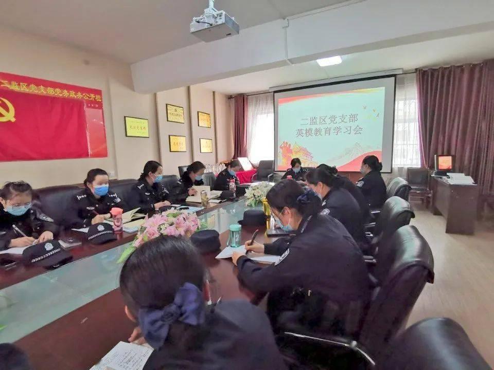 成都一袭汉服课堂：明朝流转的货币与繁荣的商业