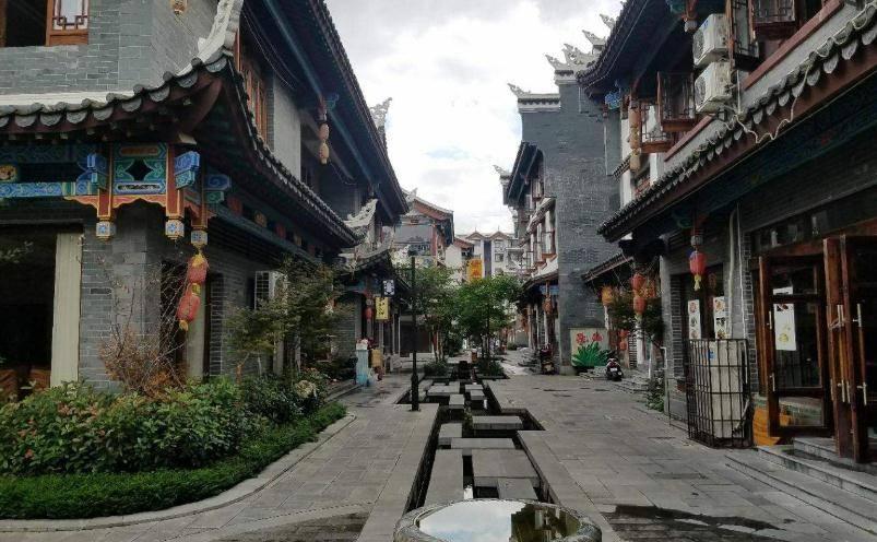美国都不敢做的事英国做到了，普京直呼“愚蠢”，约翰逊出力不小